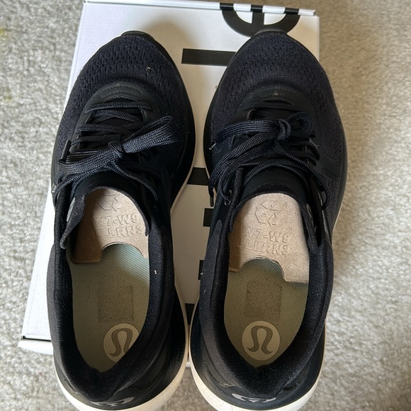 Lululemon running shoes - Picture 4 of 7